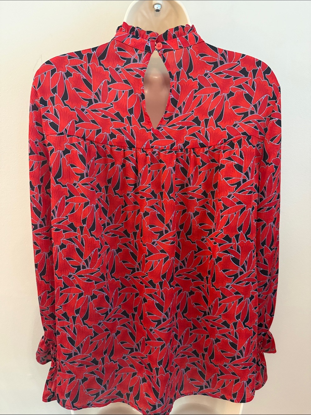 Ann Taylor Red Floral Smocked Yoke Blouse with Red Leaf Print Smocked Cuffs XS - Picture 9 of 14